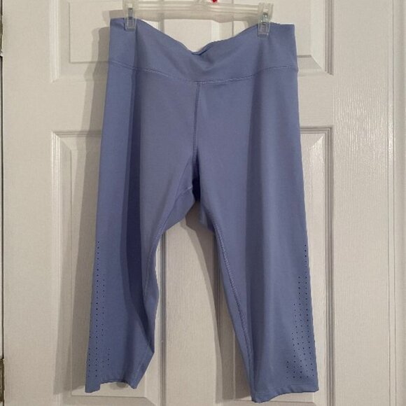 🤑🤑PART OF ANY 3 FOR $10 - VS ATHLETIC STRETCH CAPRI PANTS  - NWOT - XL - Picture 1 of 9